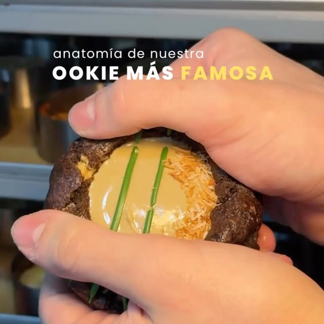 Interior derretido de la cookie más famosa de Ookies